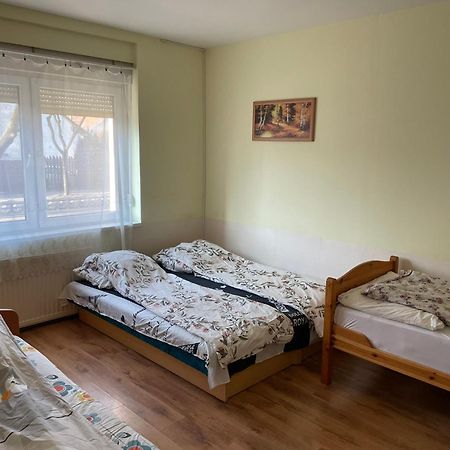 בודפשט Red Locomotive Apartment מראה חיצוני תמונה